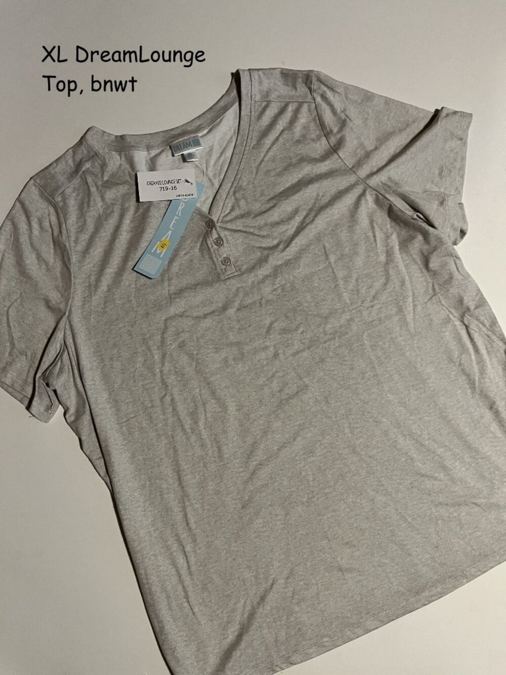XL Lularoe Dream Lounger 3 button Henley top, beige
